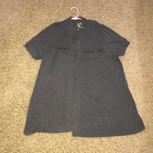 💡Gray cardigan with ruffles